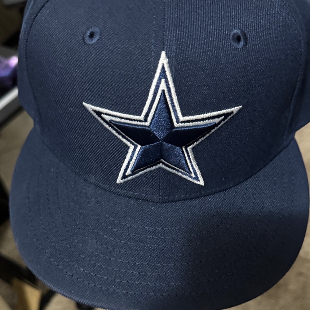 Dallas cowboys snap back